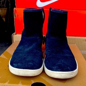 UGG BOYS K RYE SUEDE BOOTS size 3